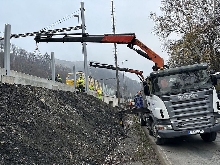 Práce s hydraulickou rukou